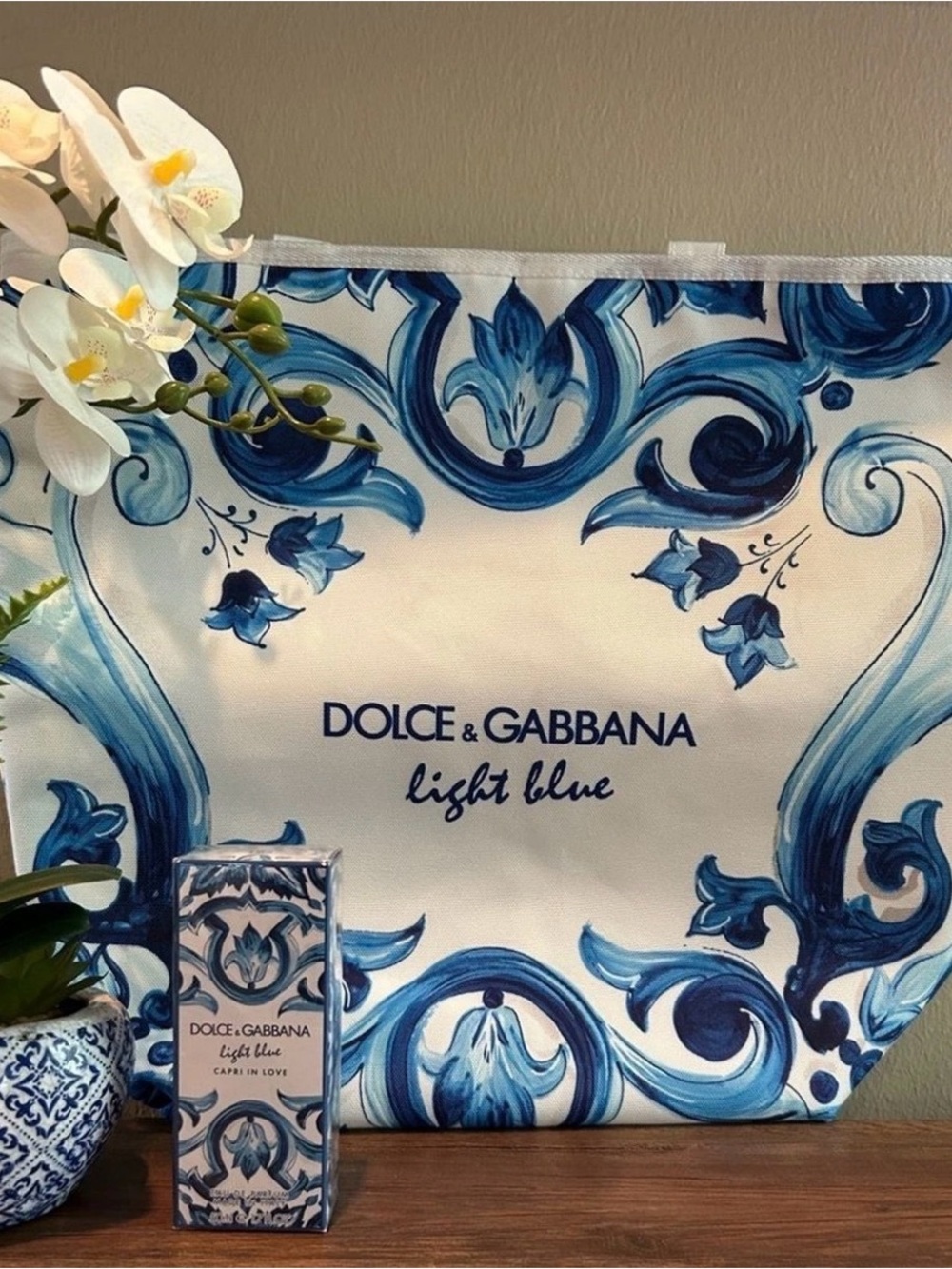 Dolce & Gabbana Blue Fragrance and Tote